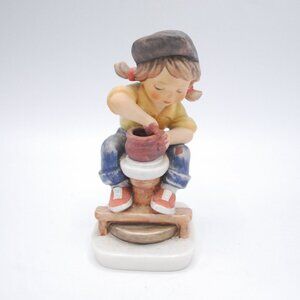 GOEBEL TODAYS CHILDREN THE LITTLE POTTER